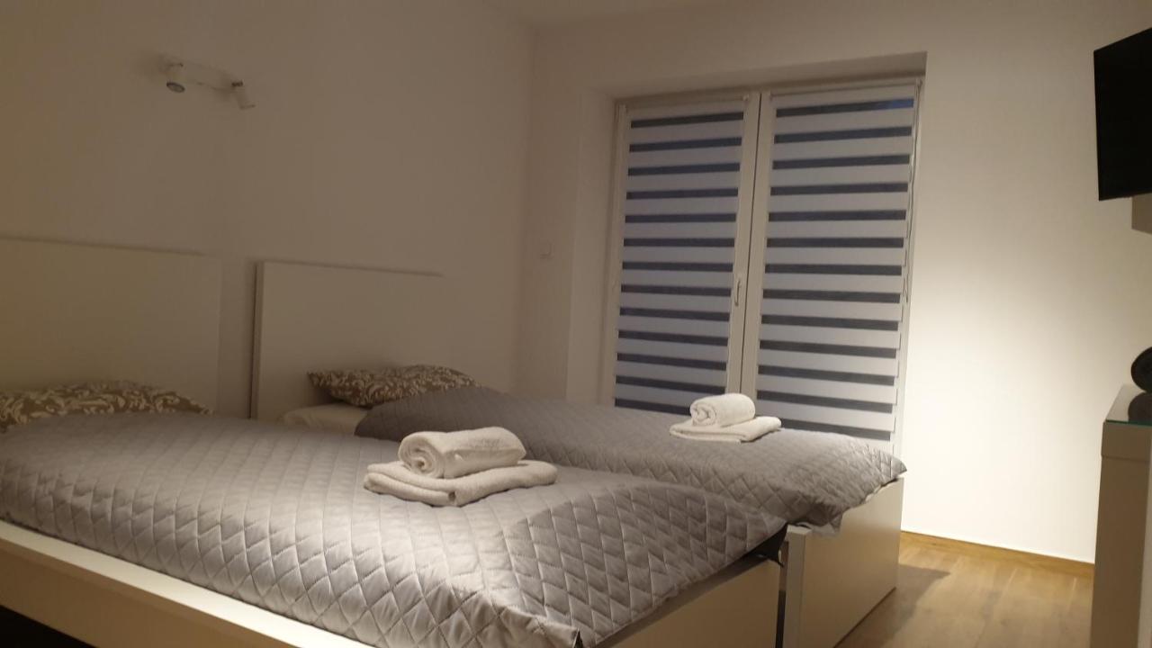 日基 Dom Pod Groniem酒店 外观 照片